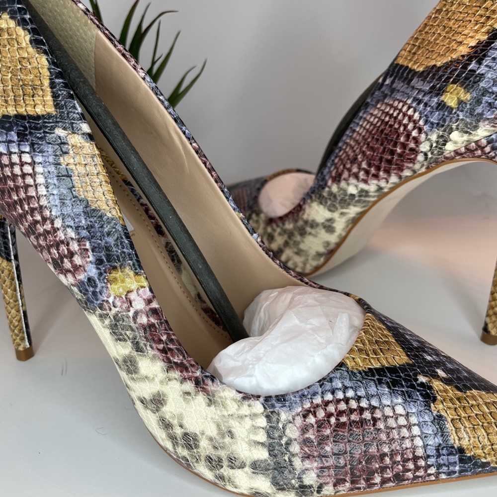 Steve Madden vala snake print.